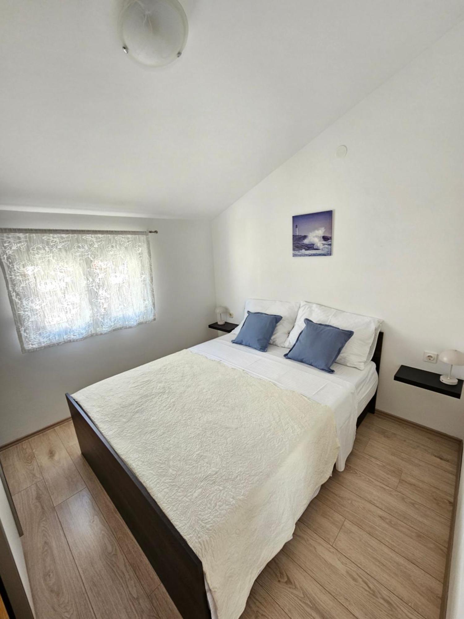Apartment Vip ピロヴァッツ エクステリア 写真